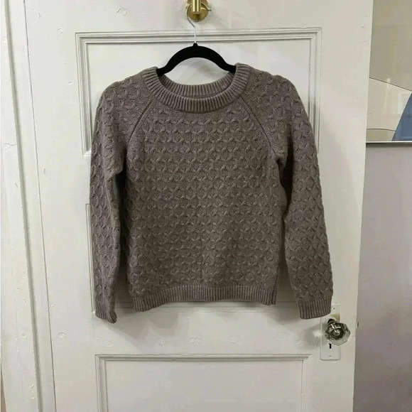 Old Navy Crew Neck Cable Knit Long Sleeve Pullover Sweater Sz XS - Picture 10 of 11